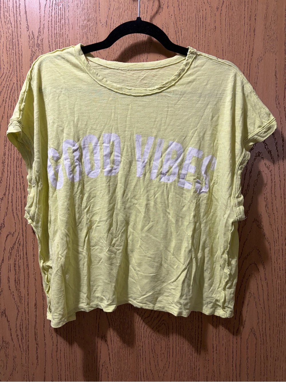 Grayson Threads Good Vibes Yellow Graphic Cropped Tee Women’s Size Medium